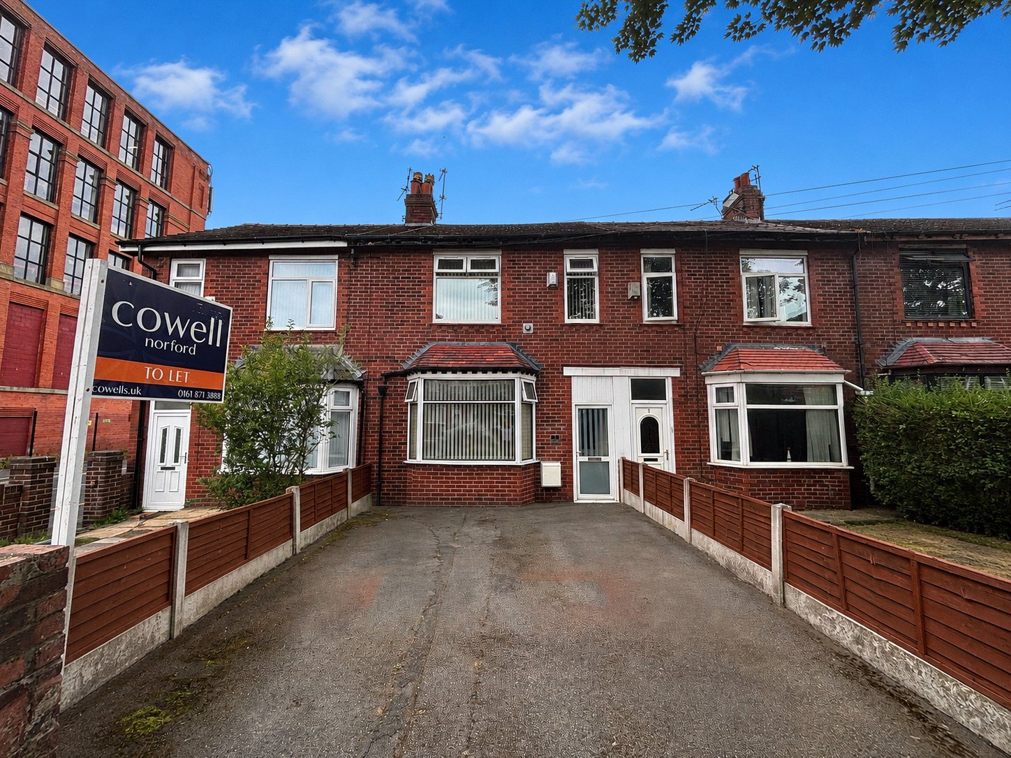 Three Bedrooms / Driveway / Garden